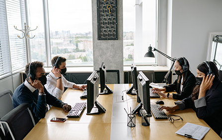 <font style='font-size:24px;font-weight:bold'> 服务支持</font><br/>优质及时的解决客户<br/>使用过程中遇到的问题